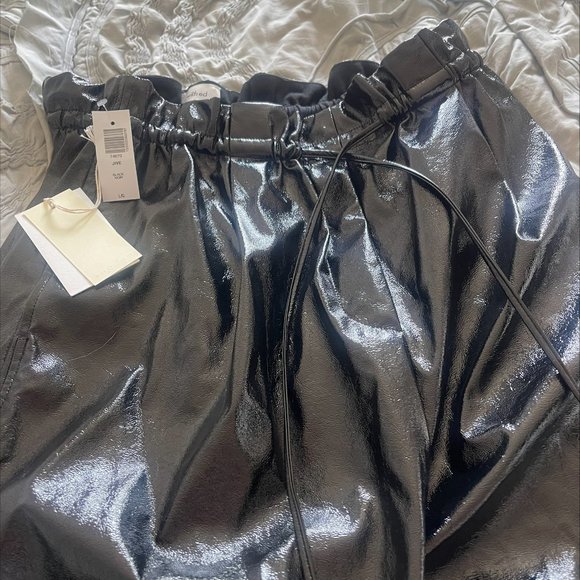 Aritzia / High rise Trouser / Vegan Leather / Size Large - Picture 2 of 2